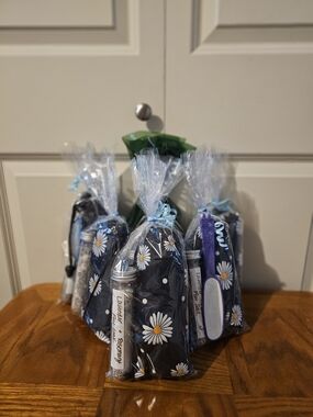 Daisy Print Portable Foot Bath Gift Set.